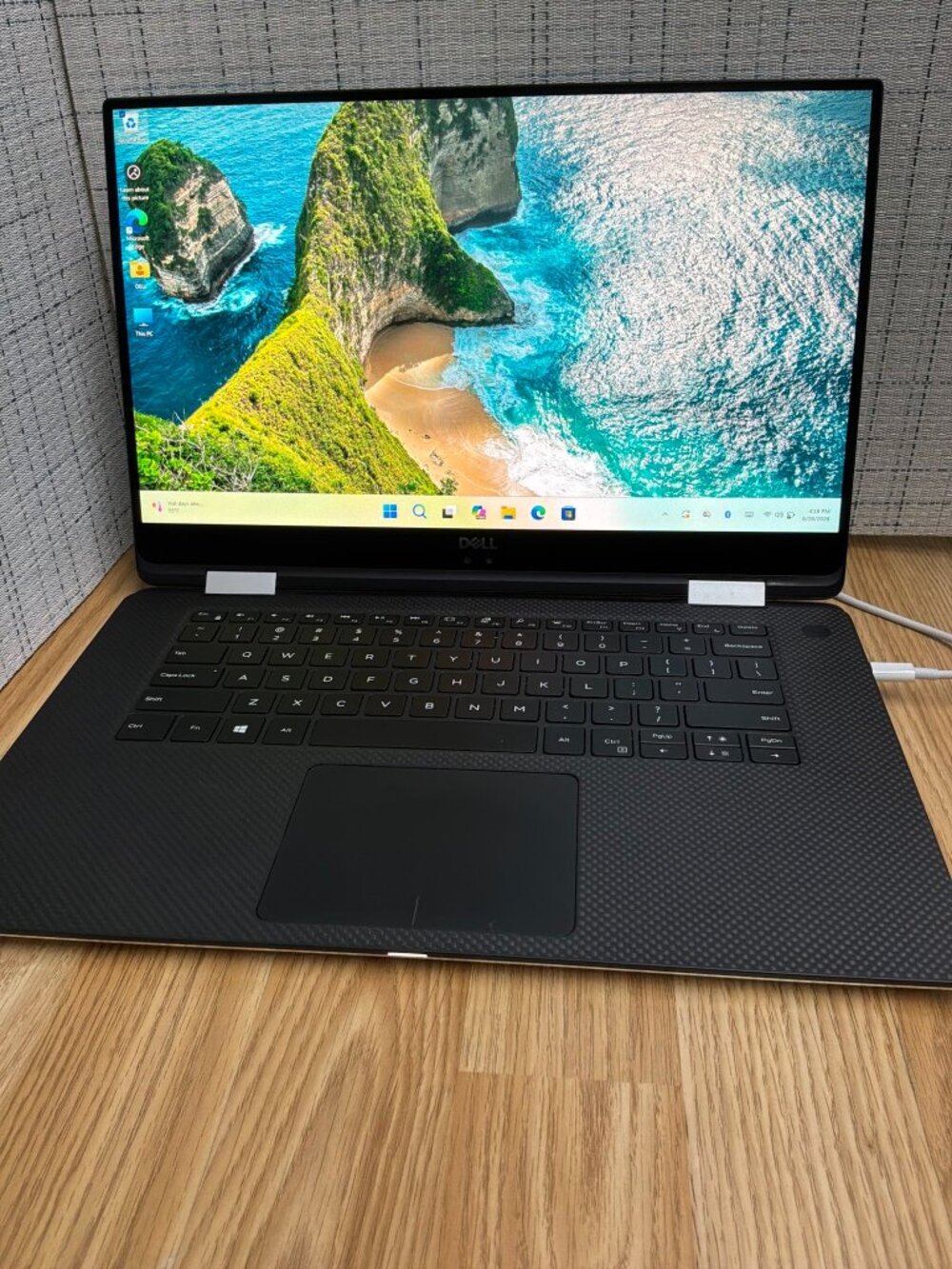 Dell XPS 15 9575 2-in-1 Touch Laptop i7-8705G 16GB RAM 256GB SSD Windows 11 Pro